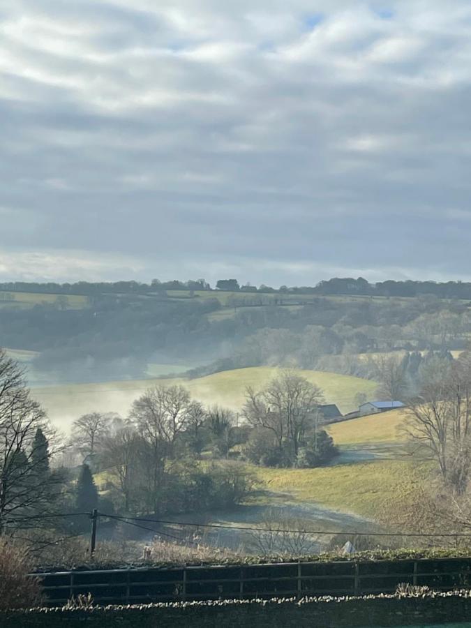 Hill House B & B & Luxury Shepherds Huts Castle Combe Bagian luar foto