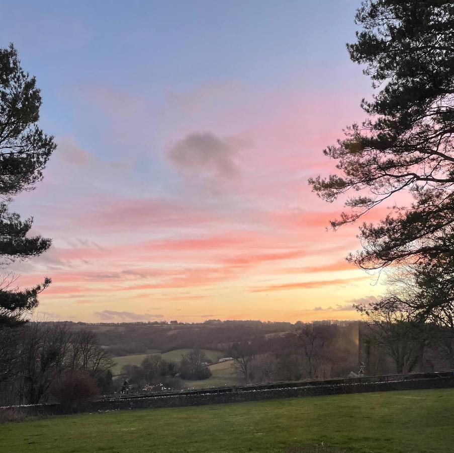 Hill House B & B & Luxury Shepherds Huts Castle Combe Bagian luar foto